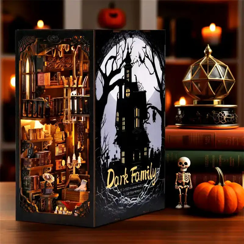 Book Nook Dark Family - 2025