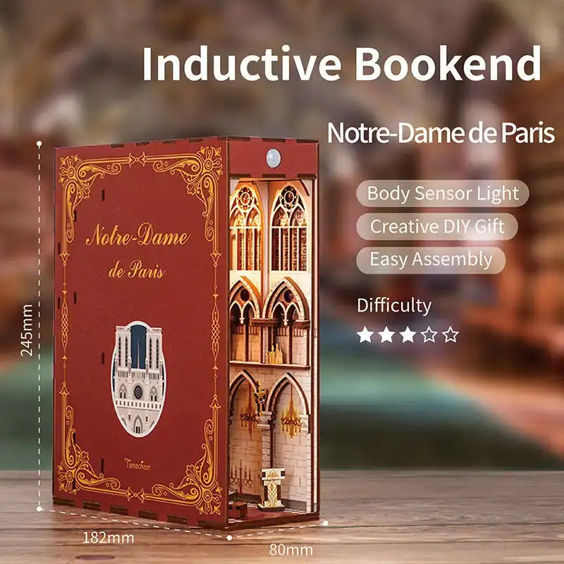 Book Nook Our Lady of Paris - 2024